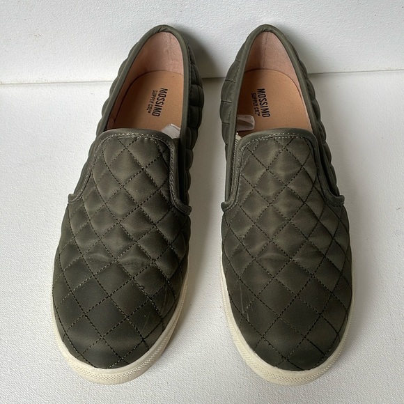 Mossimo army green quilted slip on sneakers.  Women’s size 8 - Picture 1 of 13